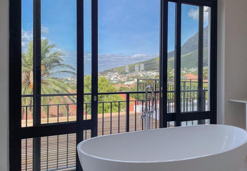 4 Bedroom Property for Sale in Oranjezicht Western Cape